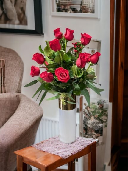 ELEGANT RED ROSES