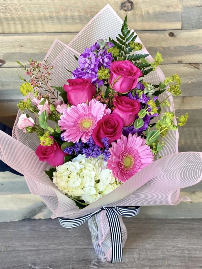 elegant mixed bouquet