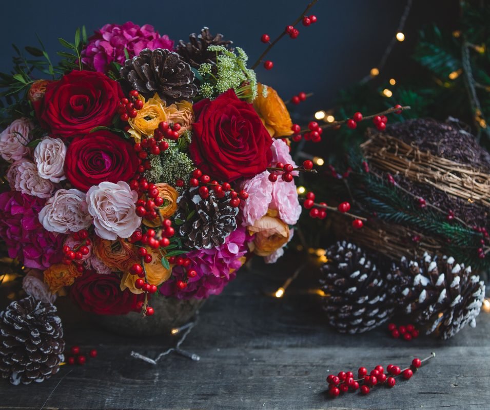 christmas-color-bouquet-with-xmas-lights-ornaments